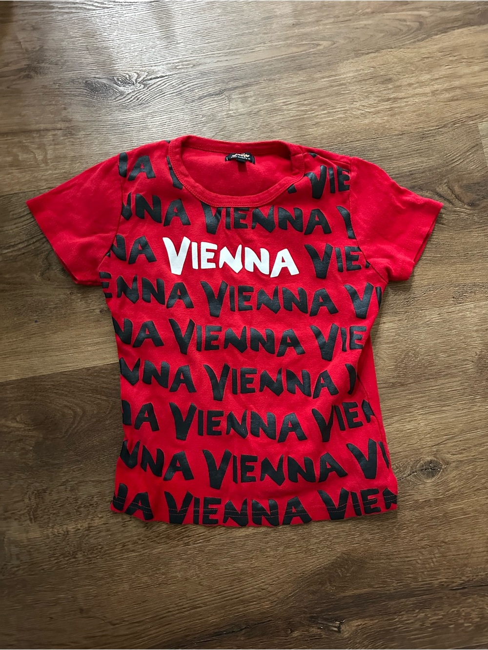 Vtg Smile Red Vienna All Over Print Graphic Tee Shirt Top Shrunken Baby Tee Y2K